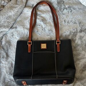 EUC Dooney & Bourke Black Pebble Leather Tote Bag